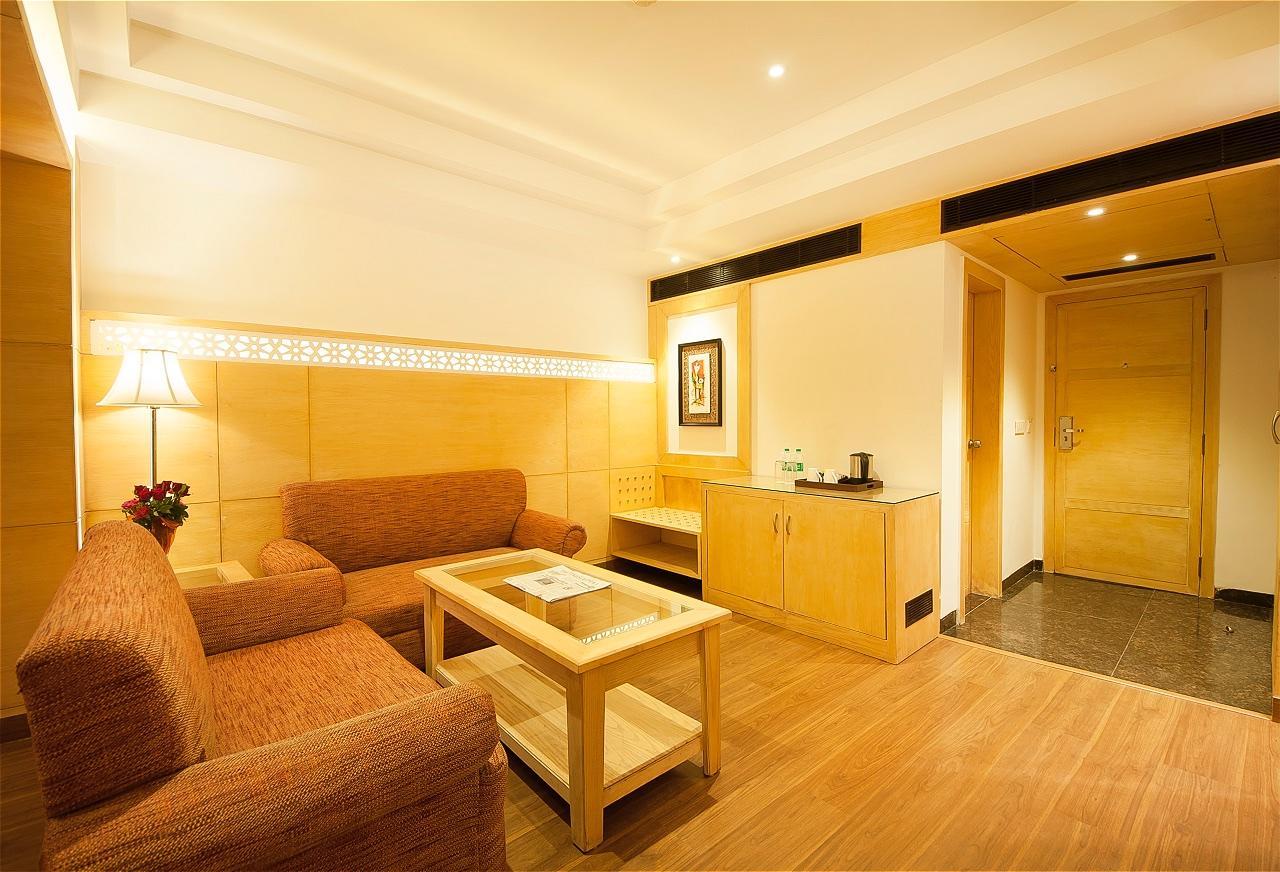 The Palm Court Ludhiana Exterior foto