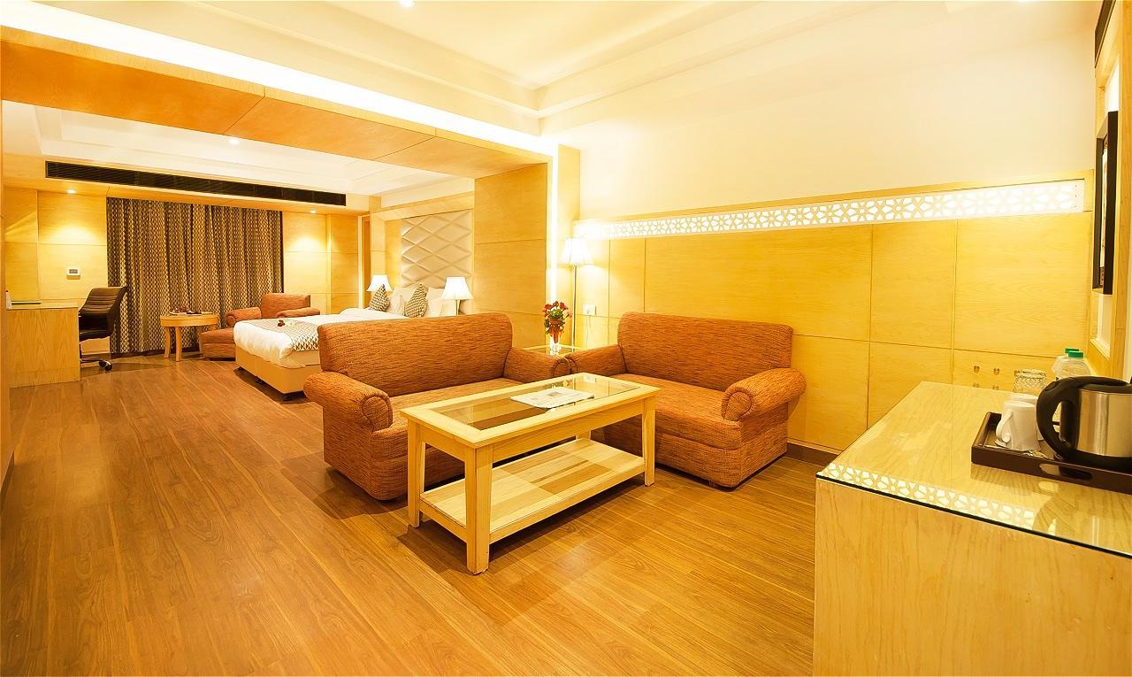 The Palm Court Ludhiana Exterior foto